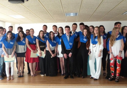 Acto de graduación de 26 alumnos e alumnas do IES de Brión